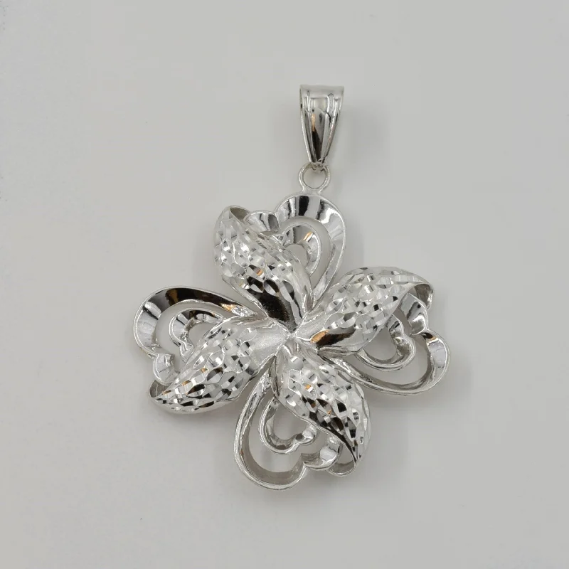 ethical lab-grown diamond ring 18k White Gold Four Leaf Clover Pendant |