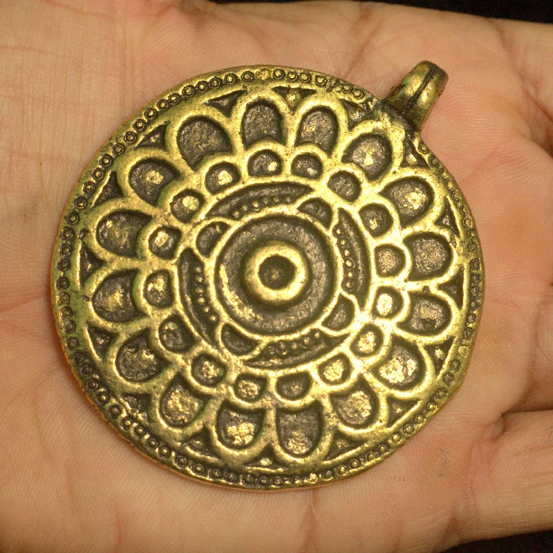 Antique Golden Finish Metal Pendant 2.5 Inch