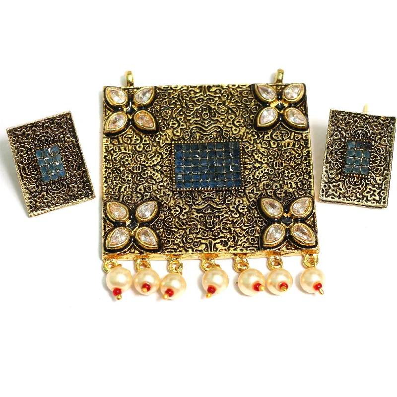 Kundan Pendant With Earring Set