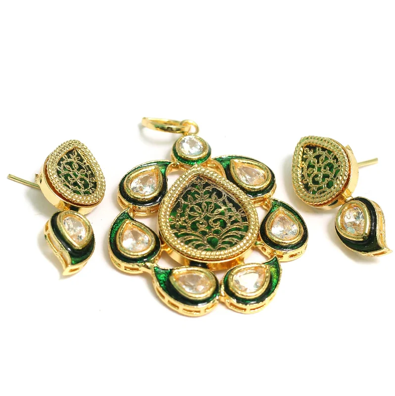 Kundan Thewa Pendant With Earring Set