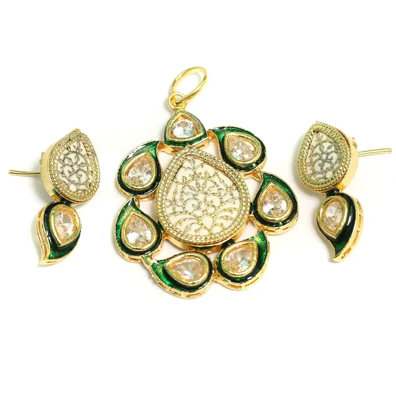 Kundan Thewa Pendant With Earring Set