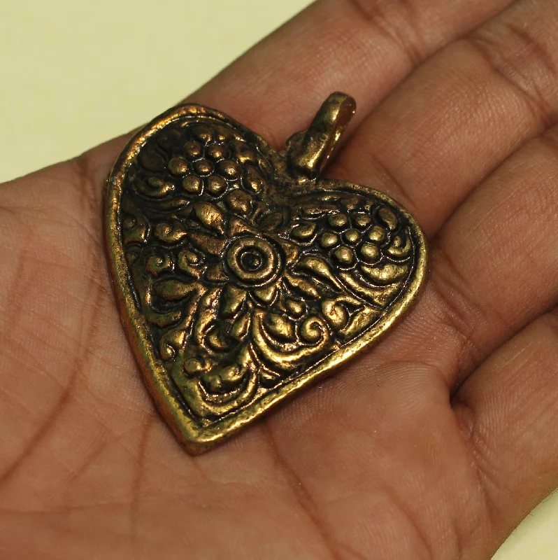 Metal Pandant Golden Heart 56x46 MM