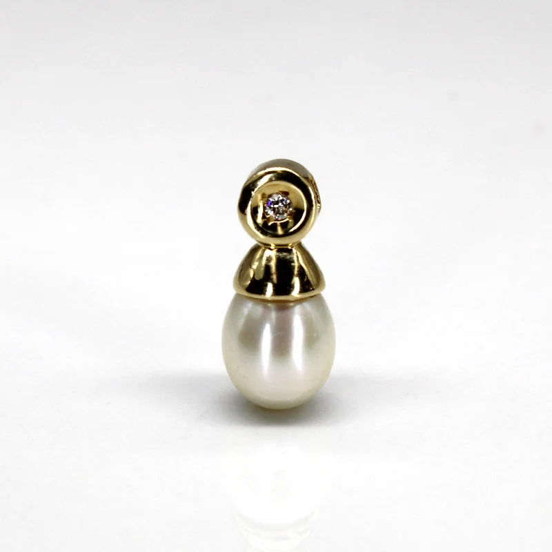 hammered gold signet ring Pearl & Diamond Drop Pendant | 0.03ct |