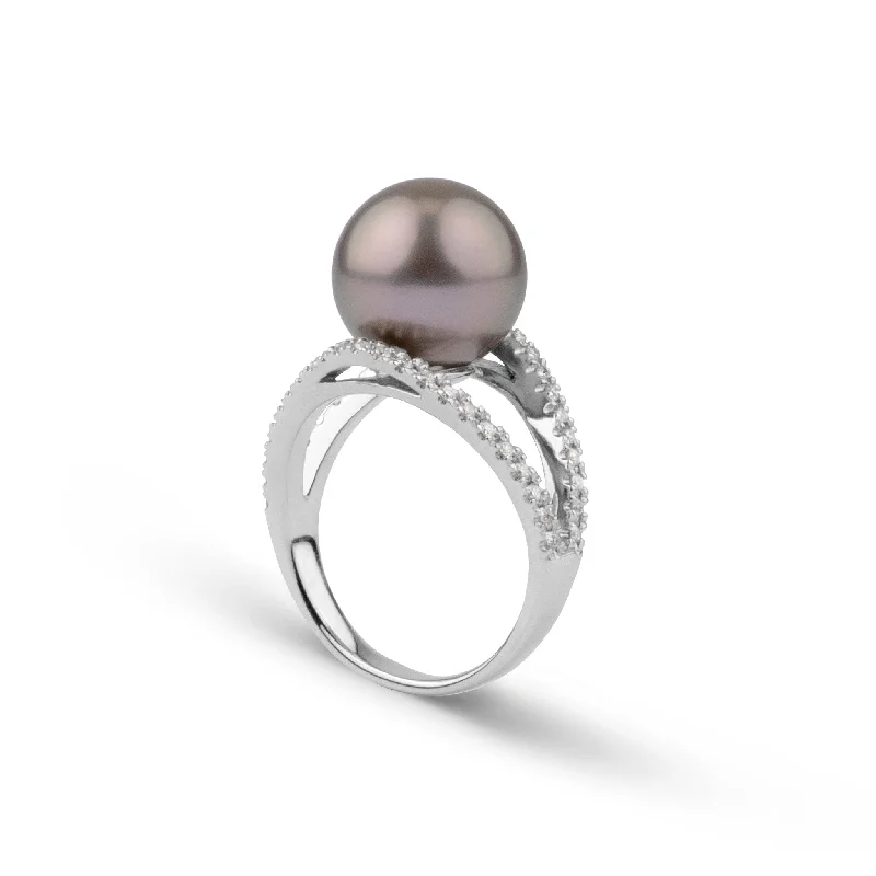 10.9 mm Tahitian Pearl and Diamond Ring