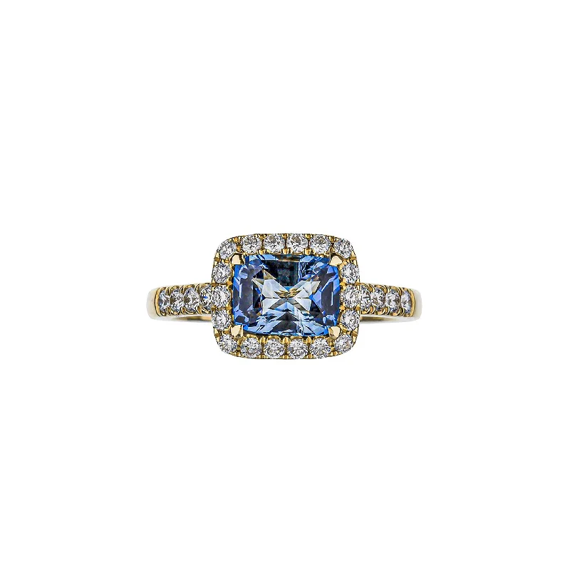 18K Yellow Gold Blue Sapphire Ring With Diamond Halo