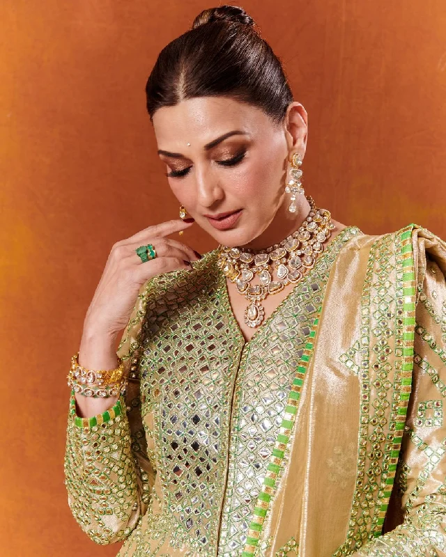 Sonali Bendre - Ruchika Emerald Ring