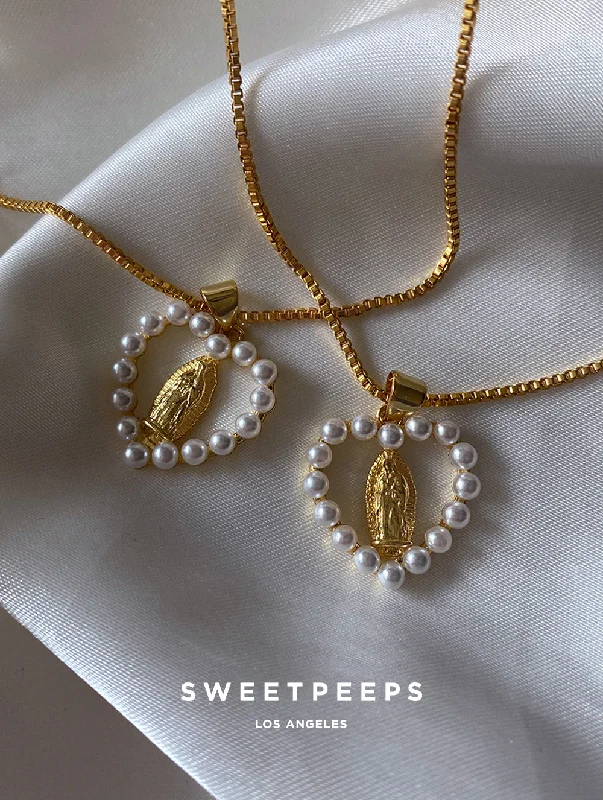 infinity loop ring rose gold Box Chain Pearl Heart Saint Necklace (Pearl Heart)