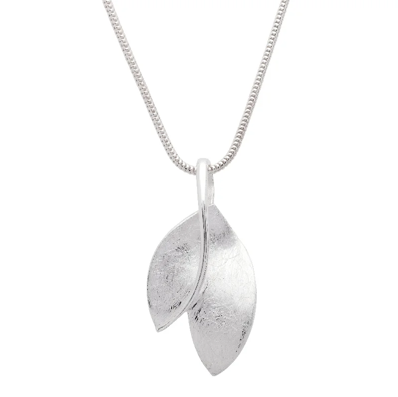 minimalist black pearl necklace Furze Pendant