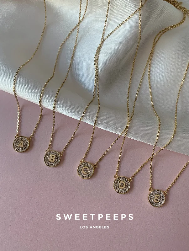 delicate gold band ring Circle CZ Letter Necklace (Circle)