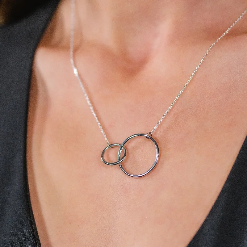 men’s titanium ring with diamonds Interlocking Circles Pendant