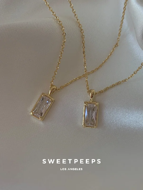 butterfly pendant necklace delicate Everyday Necklace (ED)