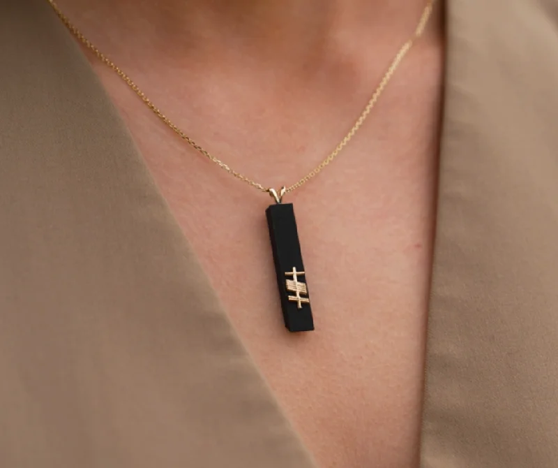 solid gold stacking rings set Grá (Love) Pendant- Carraig Dubh