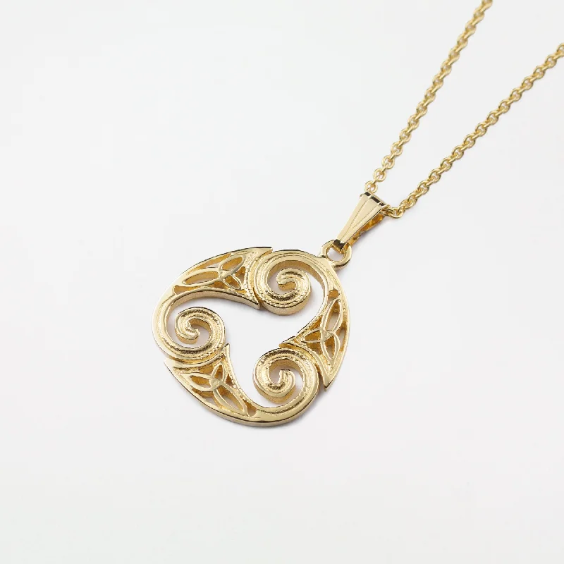 handmade leather ring La Tène Celtic Pendant
