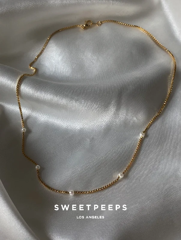 antique filigree wedding band 18K Box Chain Pearl Necklace (Box Chain)