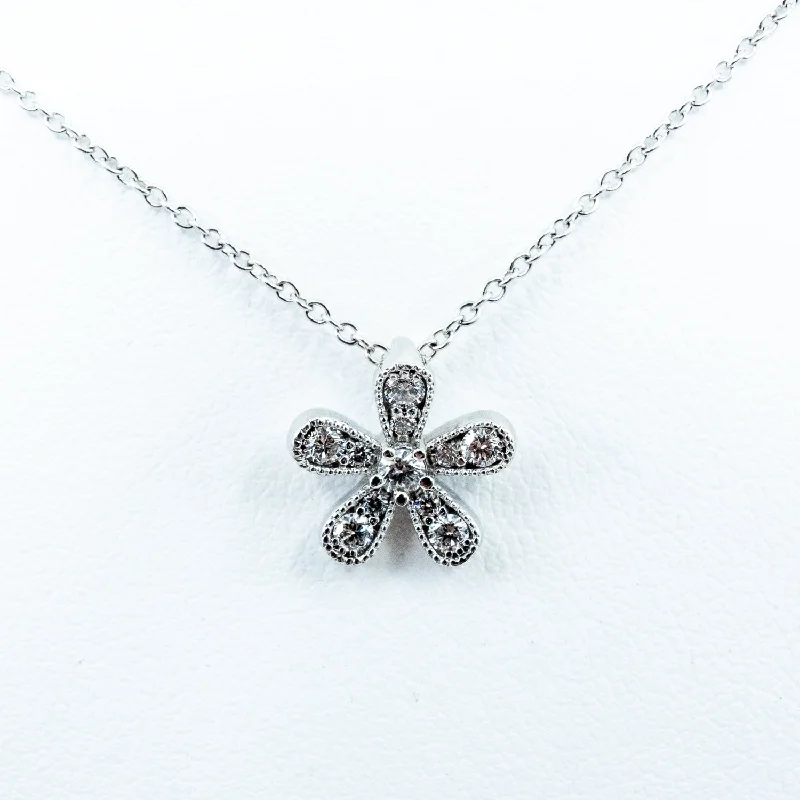 Spark Diamond Flower Necklace 0.25cttw/18KW